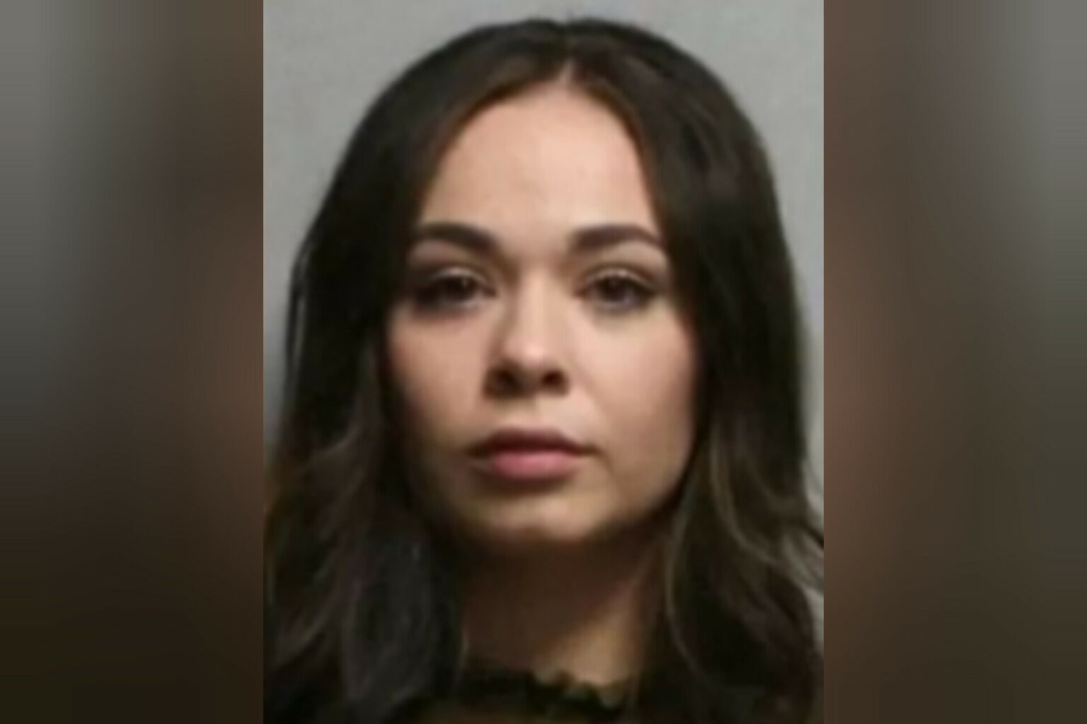 Professora é presa por fazer sexo com aluno menor de idade e mandar nudes