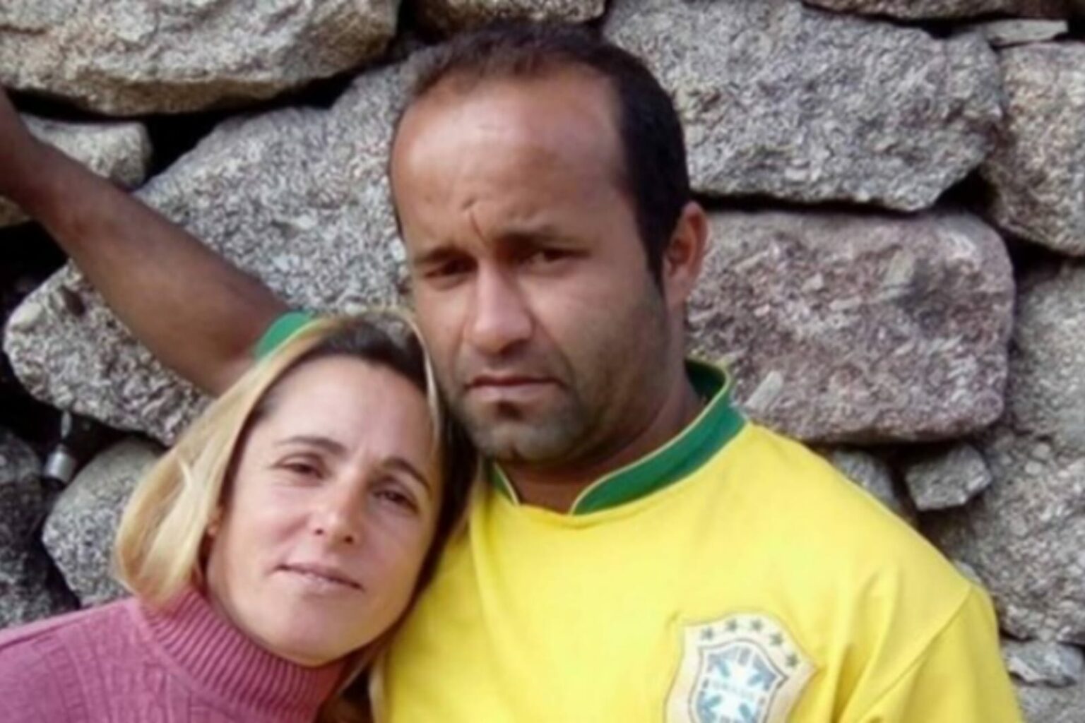 Brasileiro é acusado de matar ex-mulher e aguardar polícia bebendo cerveja em Portugal