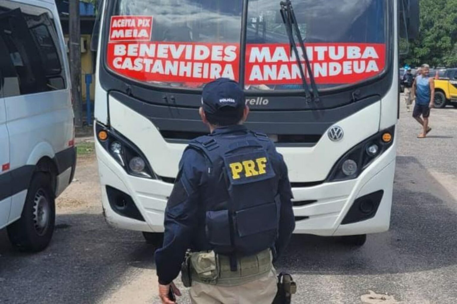 PRF detém duas pessoas por uso de documento falso em Benevides