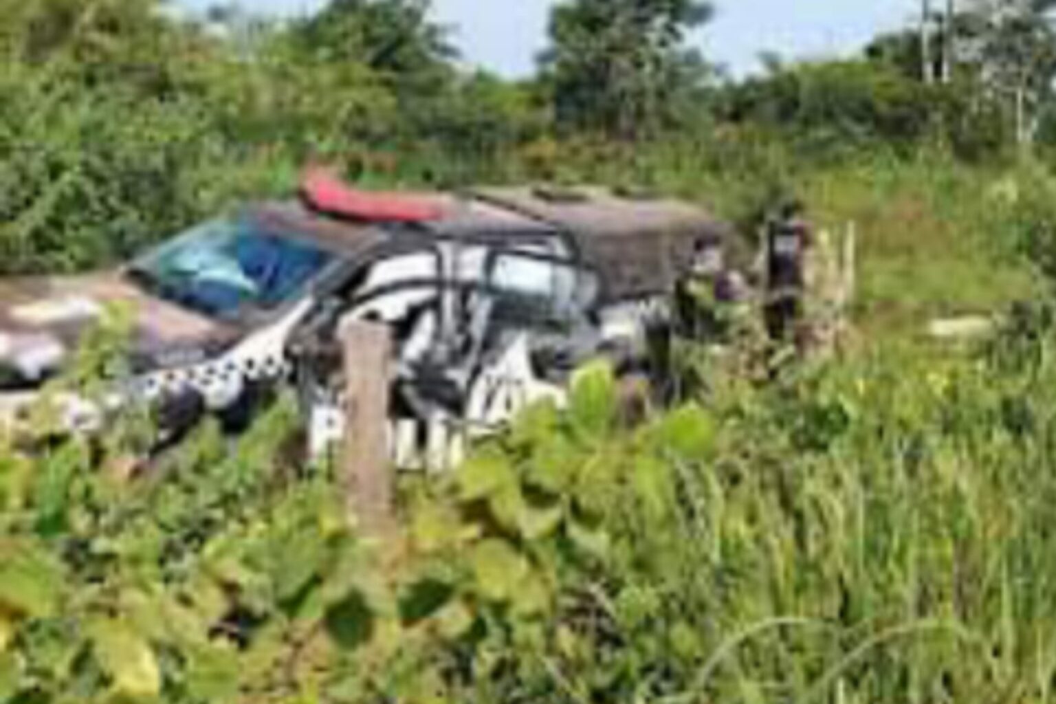 Viatura policial capota durante perseguição em Santana do Araguaia