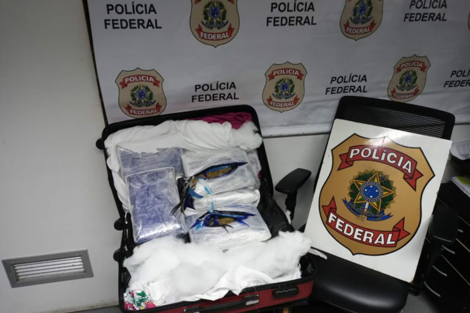 PF prende passageira com 14 kg de skunk em aeroporto no Pará