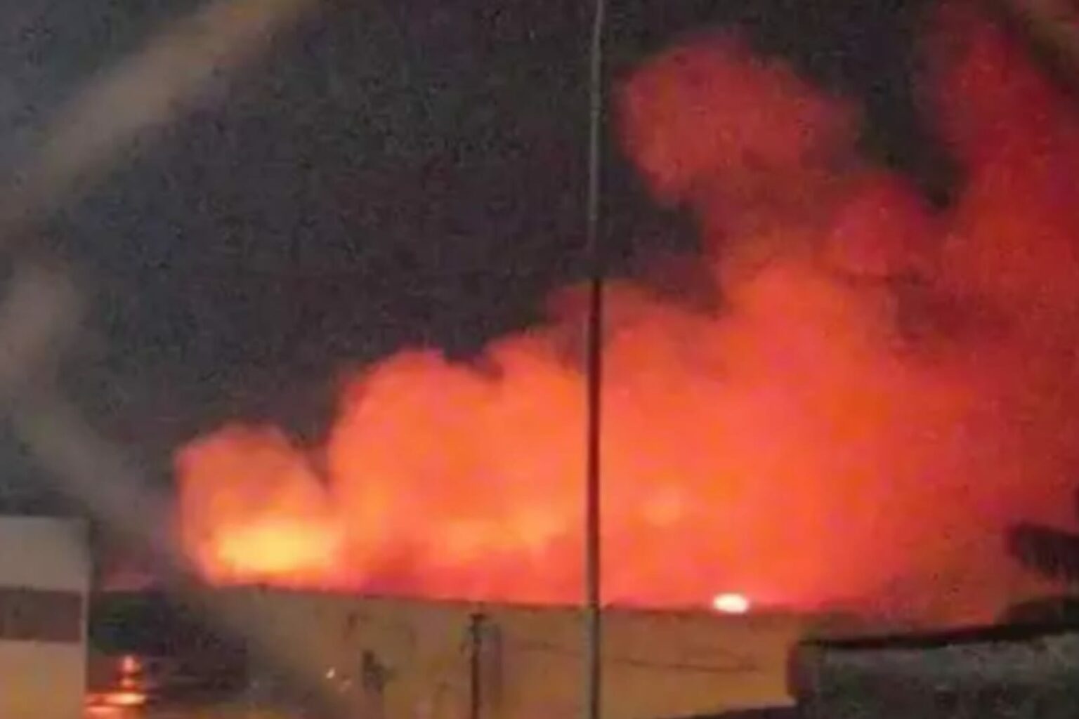 Incêndio atinge central de distribuição de supermercado no Pará