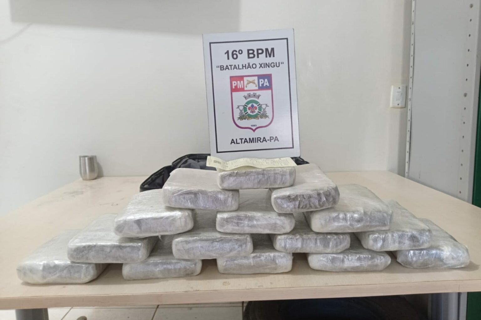 Mala com destino a Marabá é apreendida em Altamira com mais de 15 kg de maconha