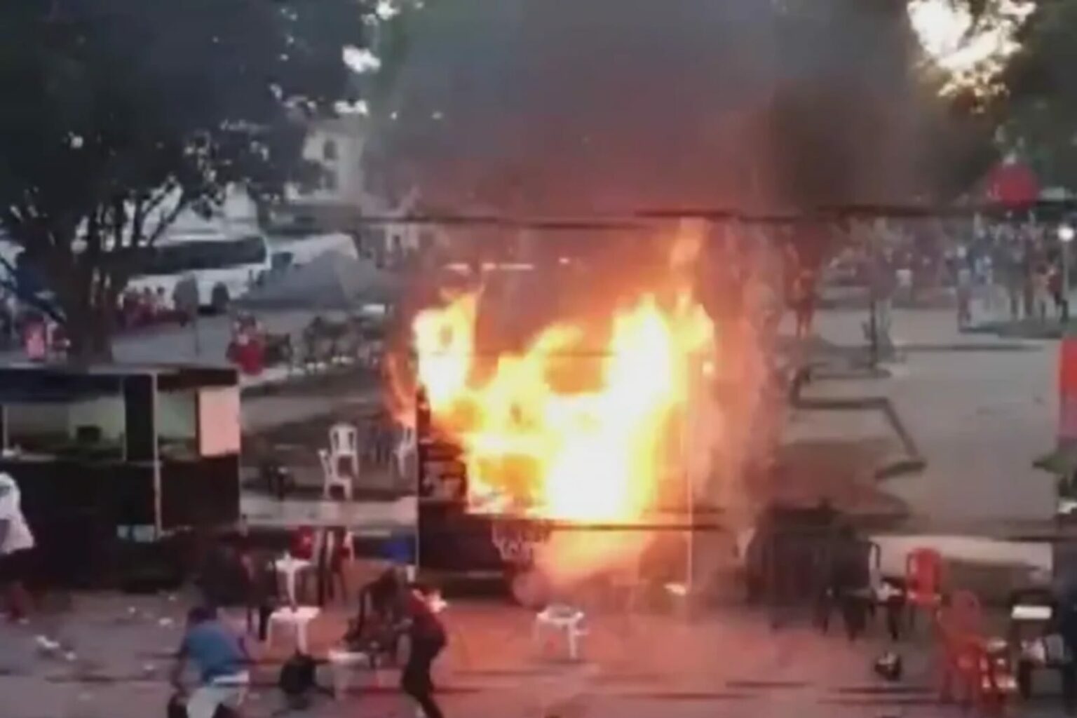Incêndio em food truck causa pânico durante festividade no nordeste do Pará