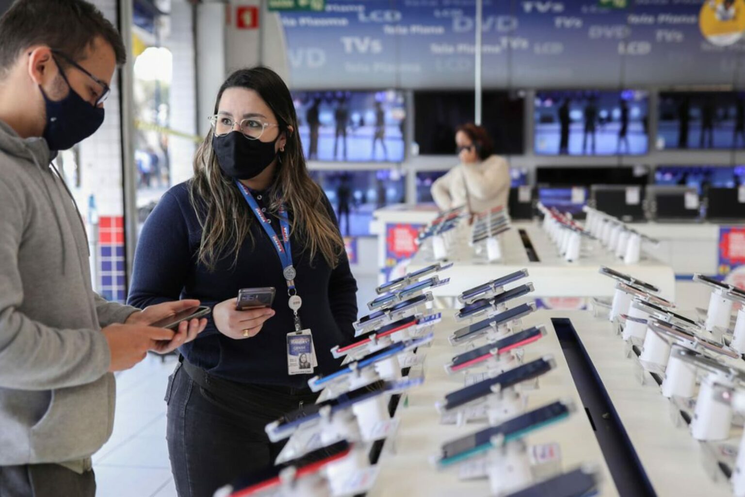 Brasil gera 135 mil novos postos de trabalho em novembro, diz Caged