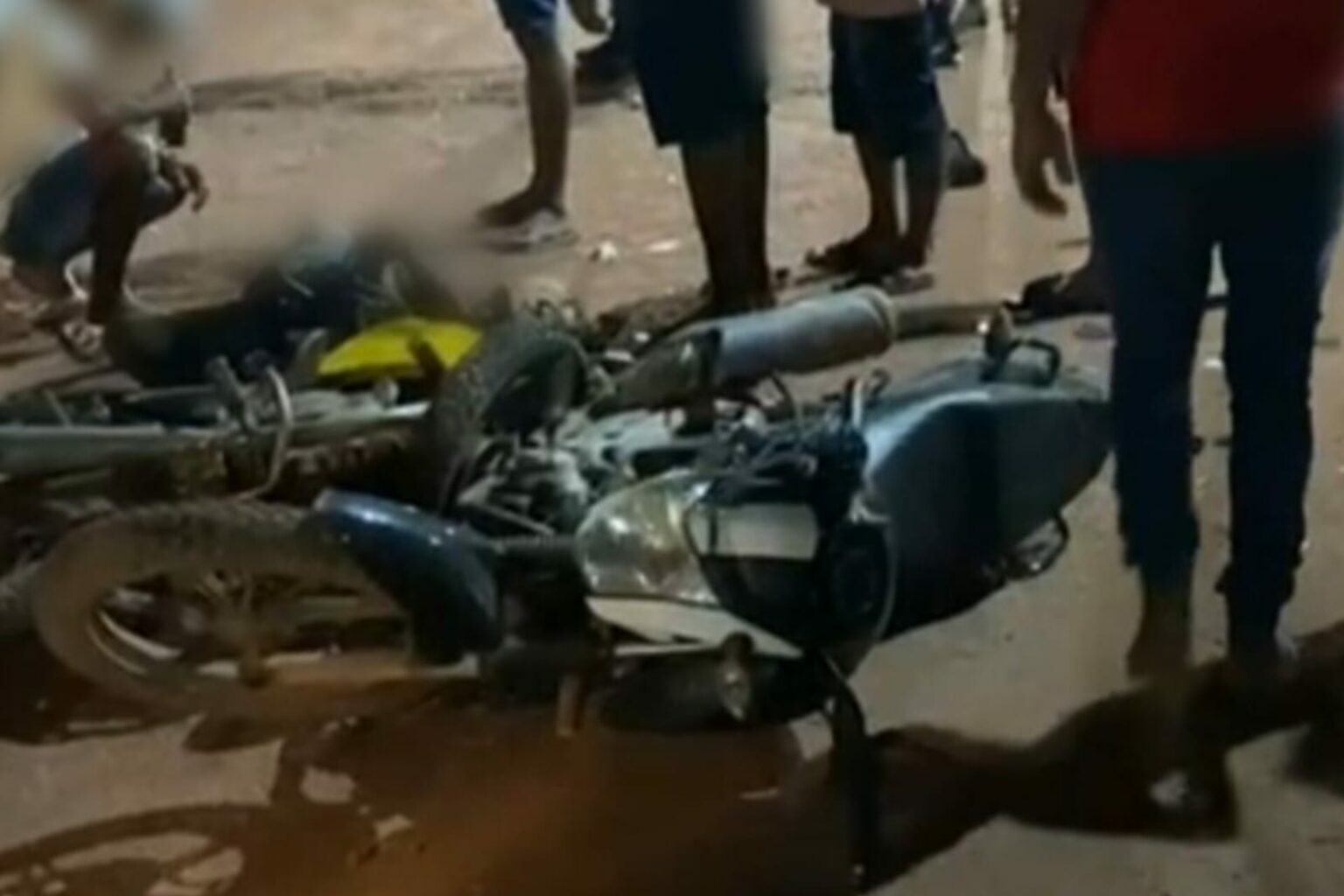 Câmera registra choque frontal entre duas motocicletas em Miritituba