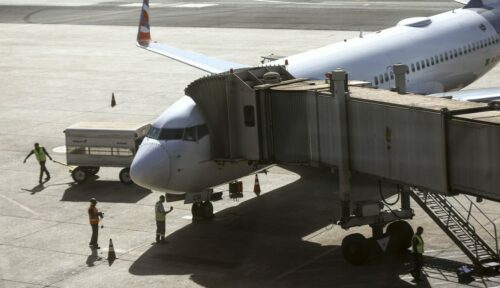 TST determina que 90% dos aeronautas trabalhem durante greve