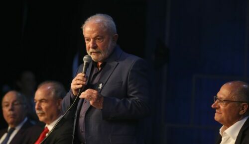 Lula confirma Aloizio Mercadante como presidente BNDES