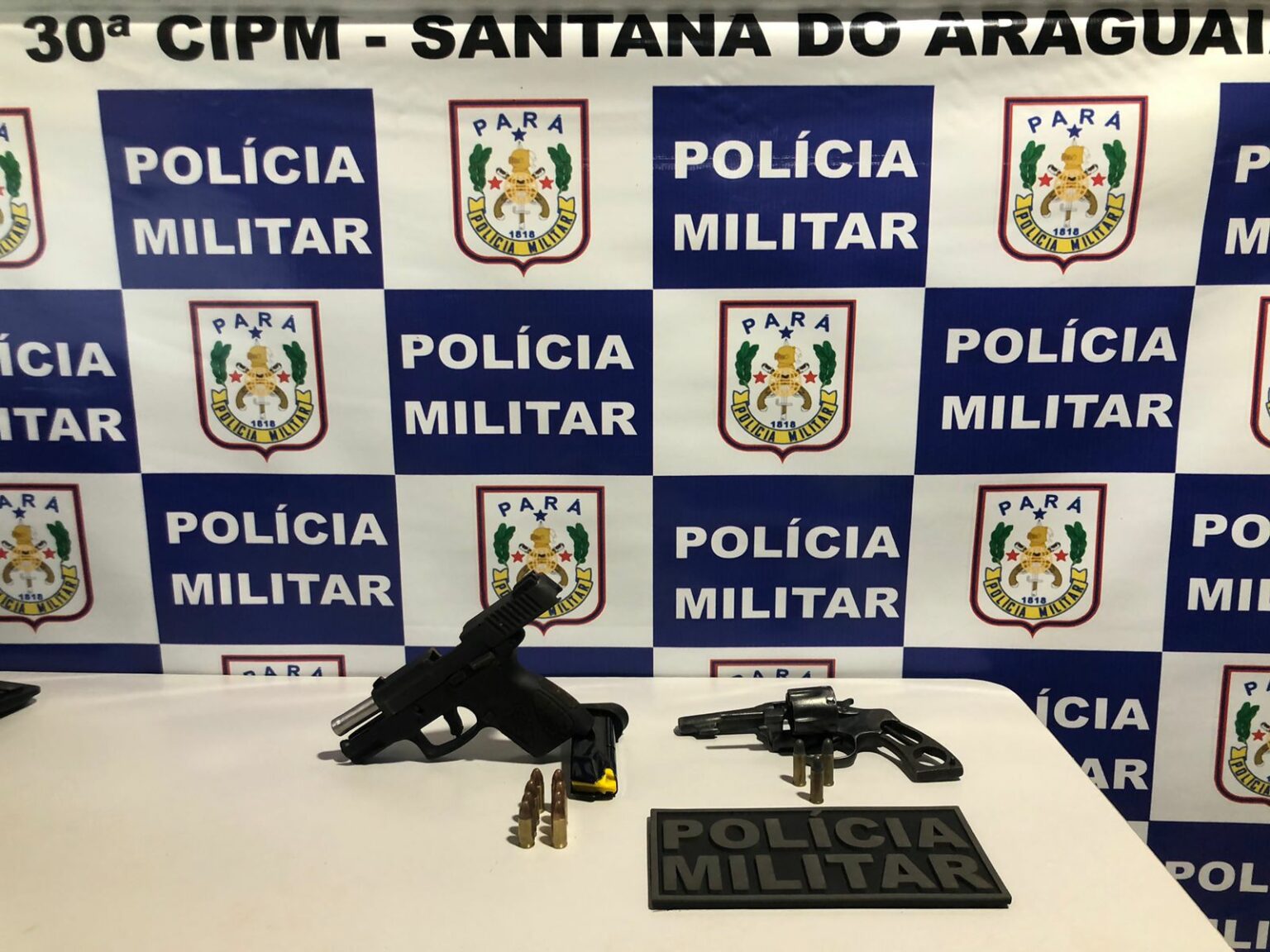 Dupla é presa por porte ilegal de arma de fogo em Santana do Araguaia