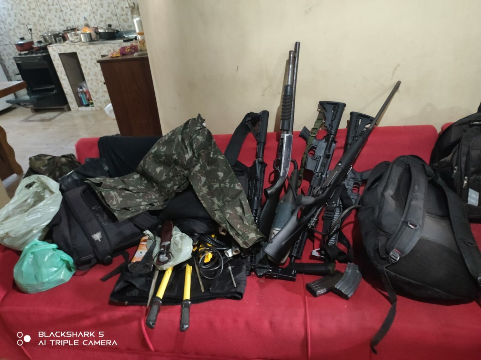 Polícia mata assaltantes de banco e apreende armamento pesado no Pará