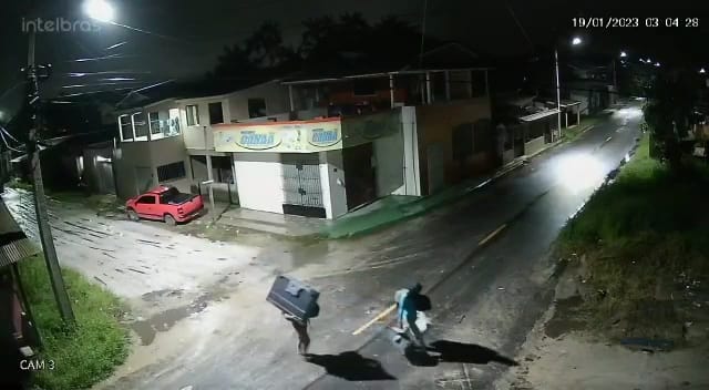 Vídeo: família vive madrugada de terror após ser feita de refém no Pará