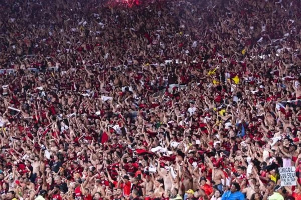 Torcida do Flamengo canta ‘Pelé é maconheiro’ em minuto de silêncio