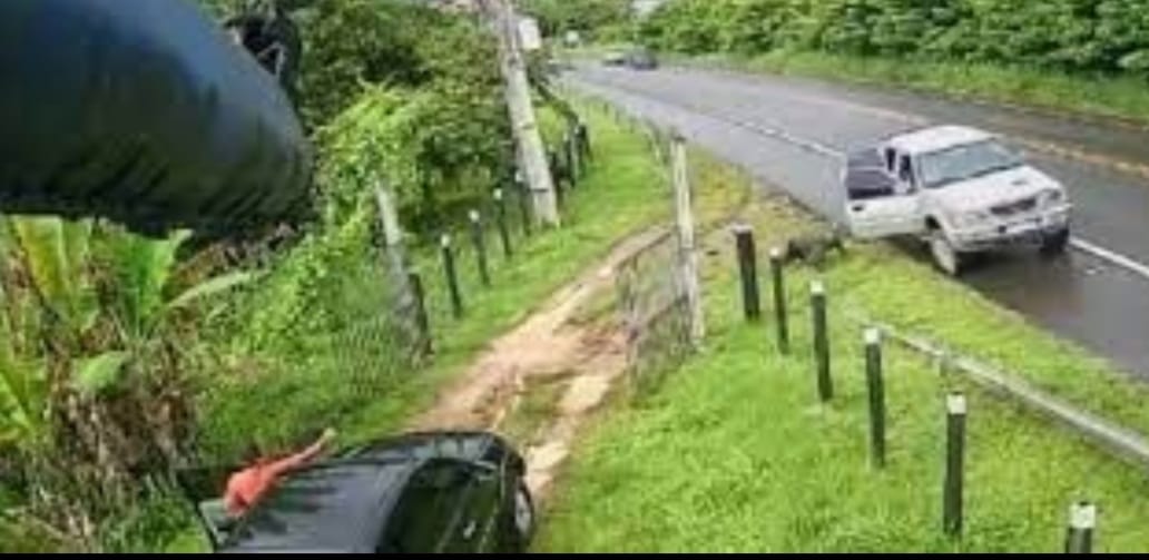 Vídeo: Fazendeiro reage a assalto e troca tiros com bandidos