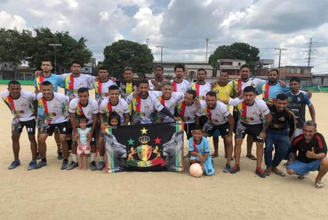 Vídeo: Bandidos matam três jogadores durante partida de futebol em Manaus
