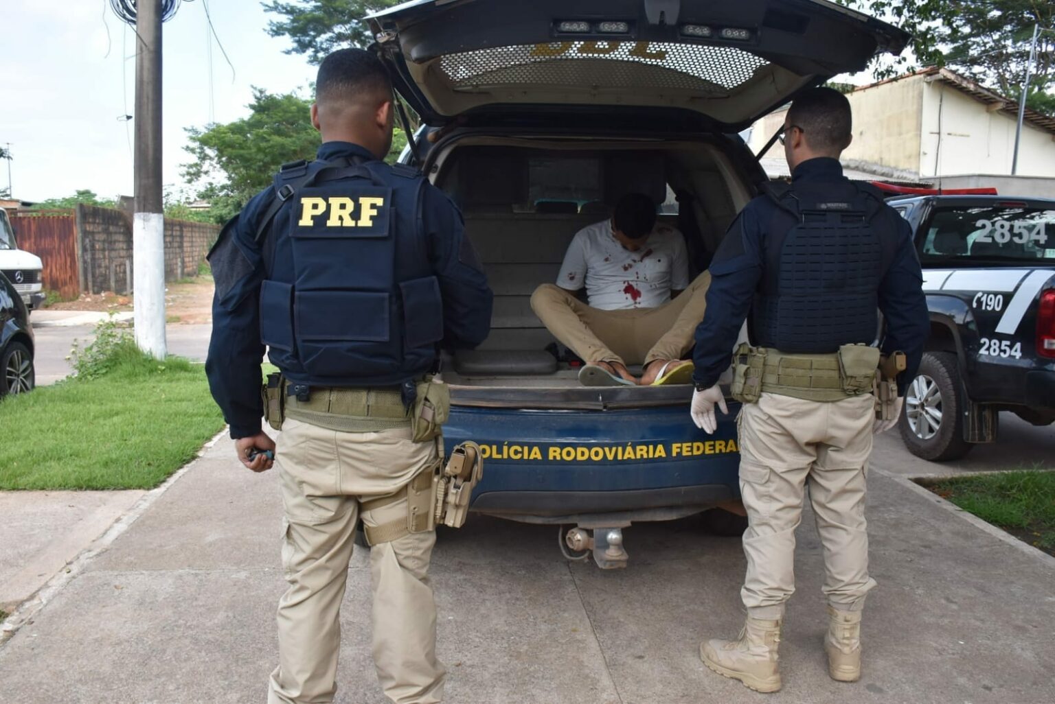 PRF captura bandido em prisão domiciliar com veículo roubado em Marabá