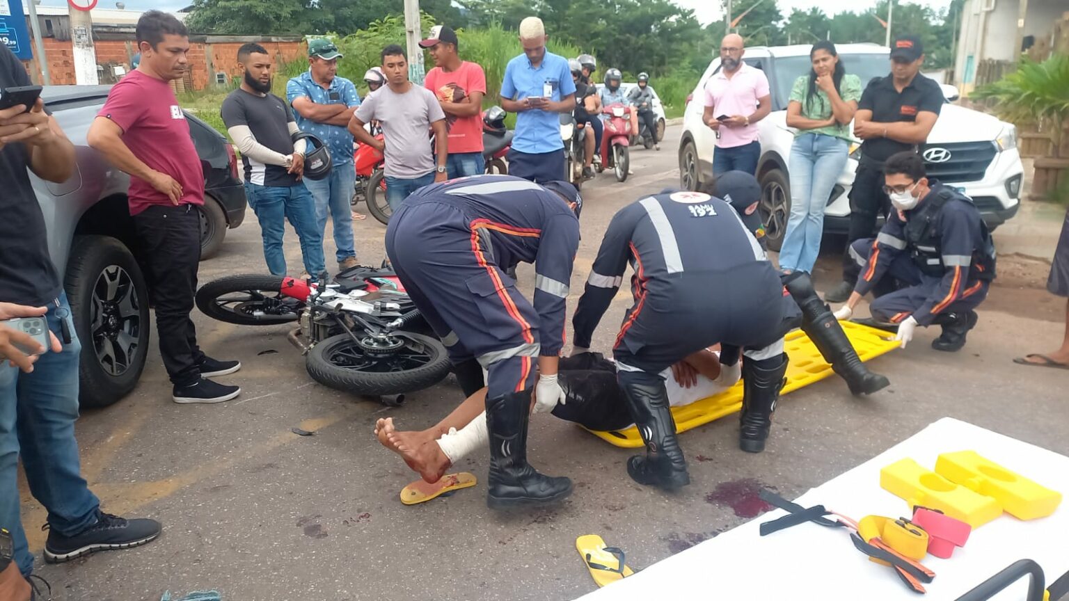 Em Parauapebas, motociclista alcoolizado colide com caminhonete de delegado