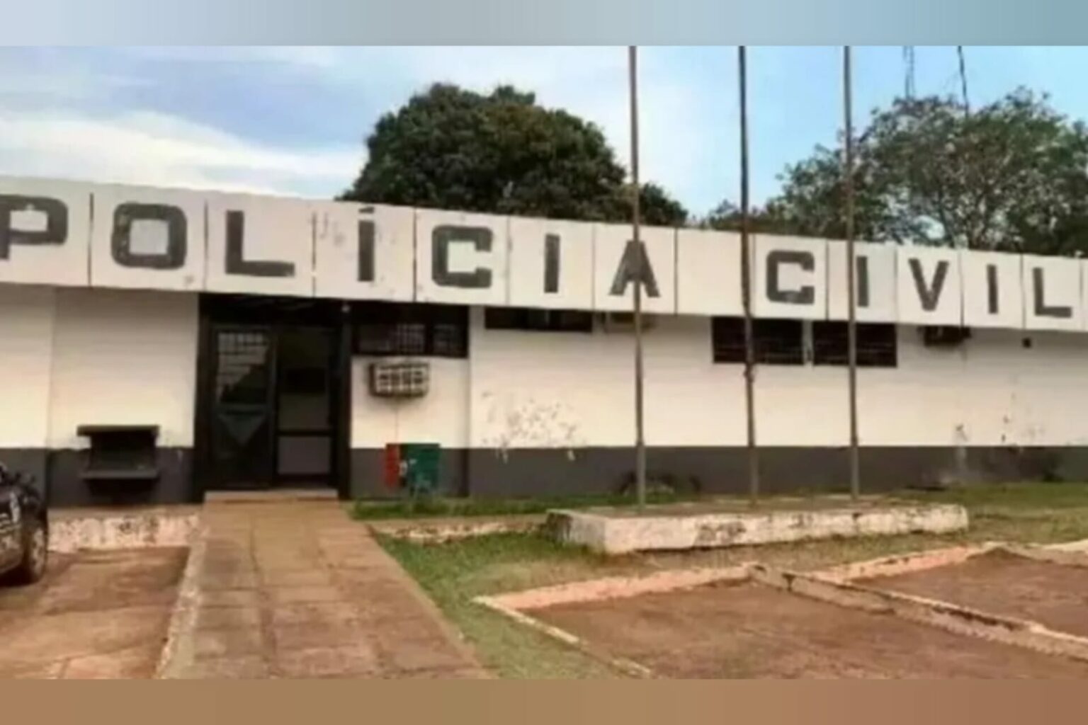 Mãe mata filho de 2 meses ao arremessá-lo três vezes contra o asfalto
