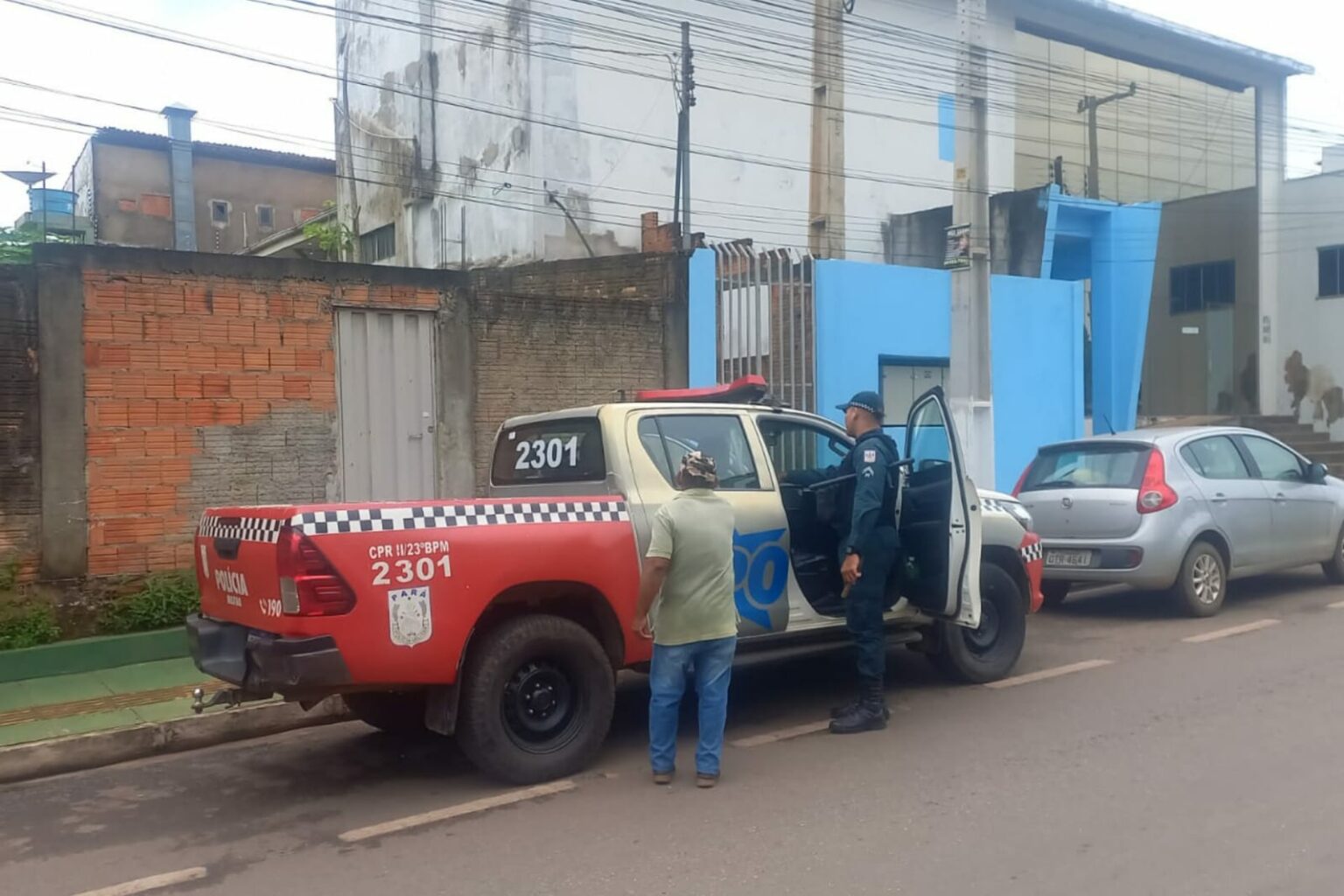 PM age rápido e evita homem de esfaquear outro em Parauapebas