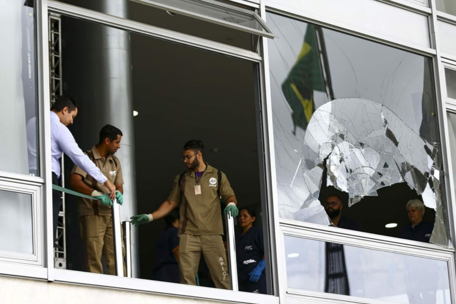 Justiça bloqueia R$ 6,5 milhões de acusados de financiar ataques