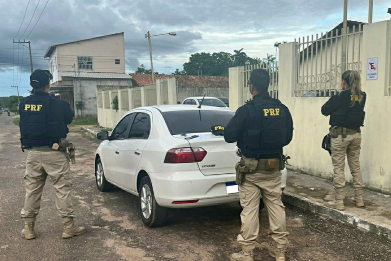 Veículo furtado em Belém é recuperado pela PRF em Santa Maria do Pará
