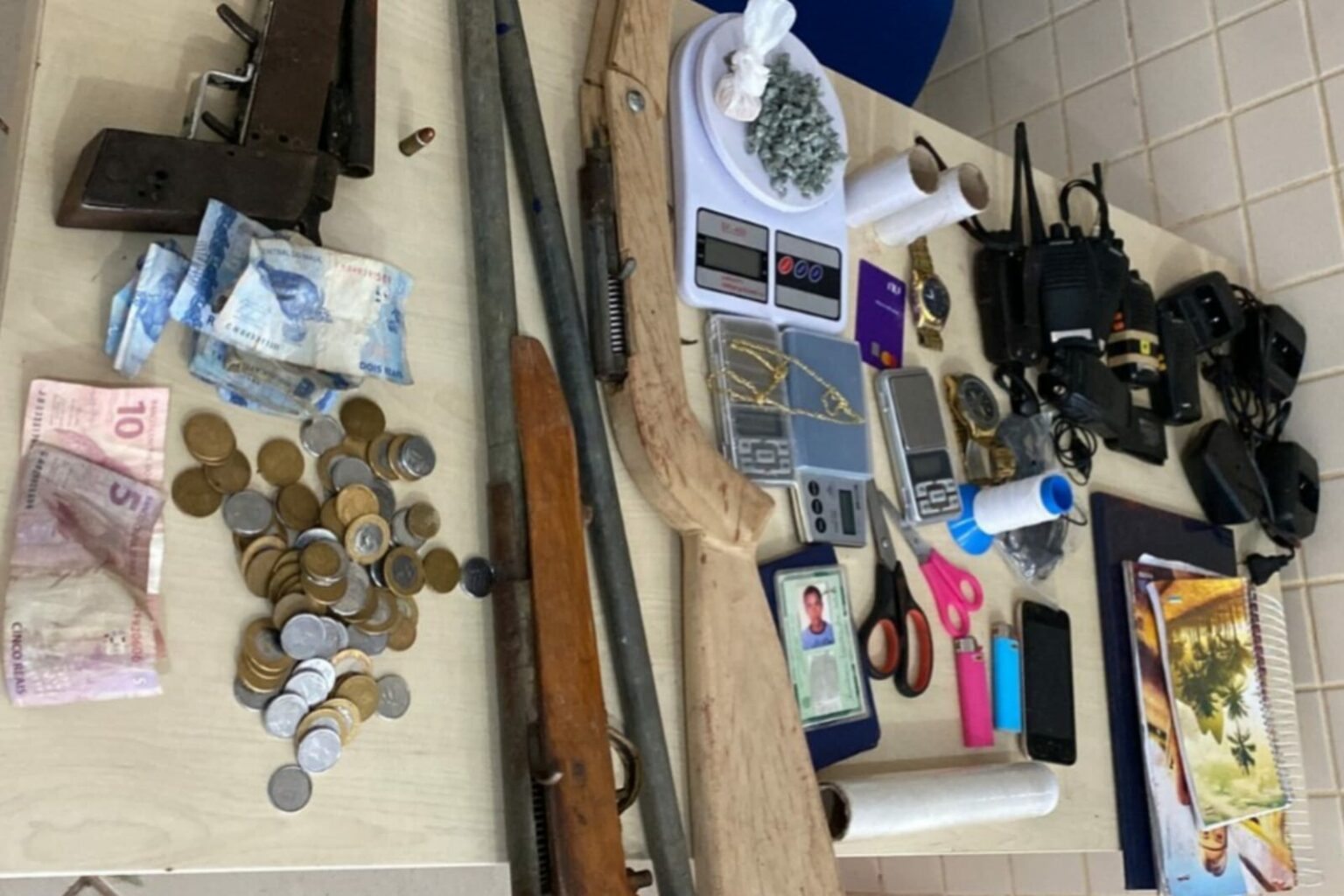 PM prende dupla com drogas e armas de fogo em Paragominas