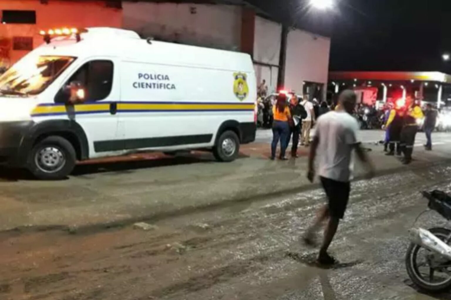 Motociclista morre após ter cabeça esmagada por carreta em Marituba