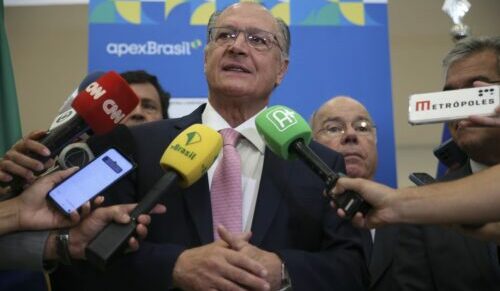 Alckmin diz que democracia sai fortalecida após atos antidemocráticos