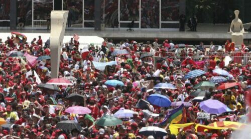 Posse presidencial: homem é preso com faca e fogos