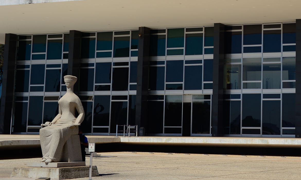 STF pede à PGR que investigue presidente do Partido Liberal (PL)