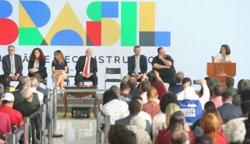 Lei transforma agentes comunitários em profissionais de saúde