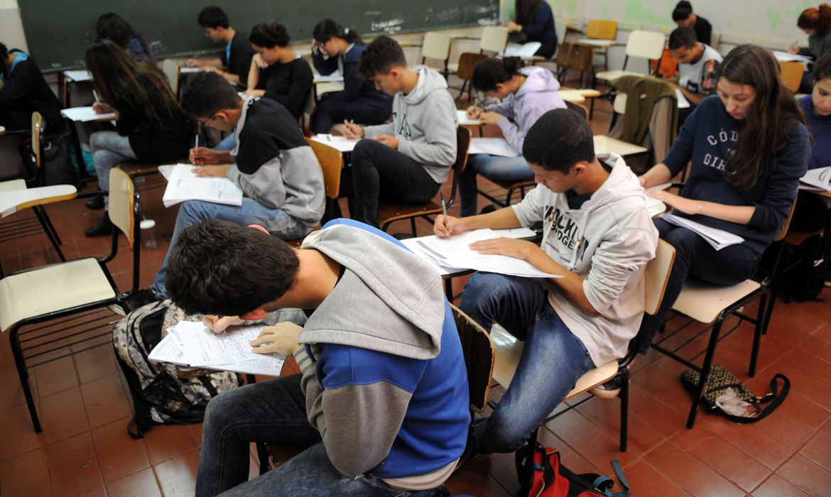 Maioria da população desconhece as mudanças do Novo Ensino Médio