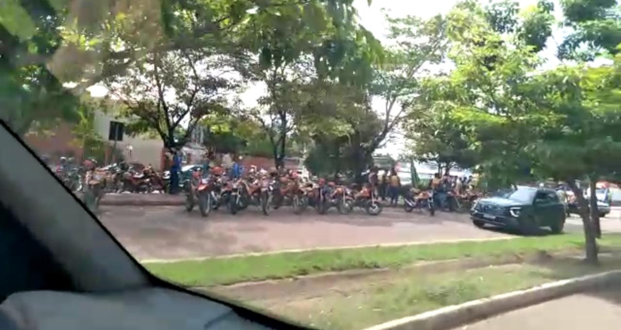 Vídeo: mototaxistas bloqueiam ponte em Marabá durante protesto