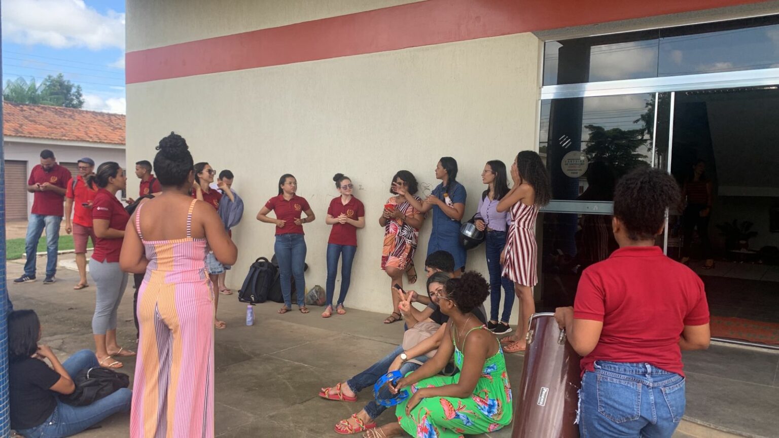 Acadêmicos de Direito denunciam precariedade de Polo Universitário de Itupiranga