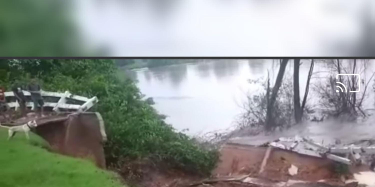 Parte de orla desmorona após chuva forte, no Pará