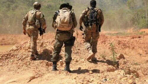 Polícia Federal começa a destruir maquinário de garimpeiros na TI Yanomami