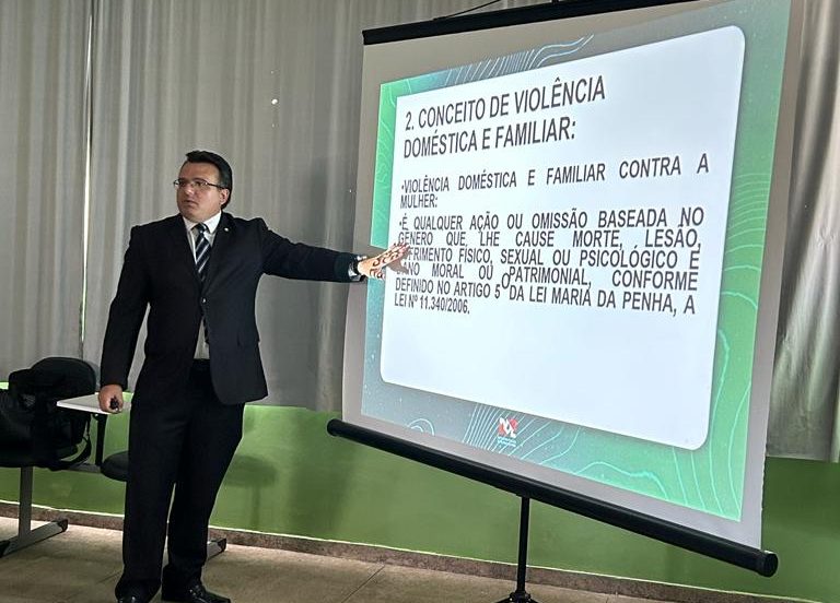 Defensoria Pública promove palestra sobre violência contra a mulher, no HMI