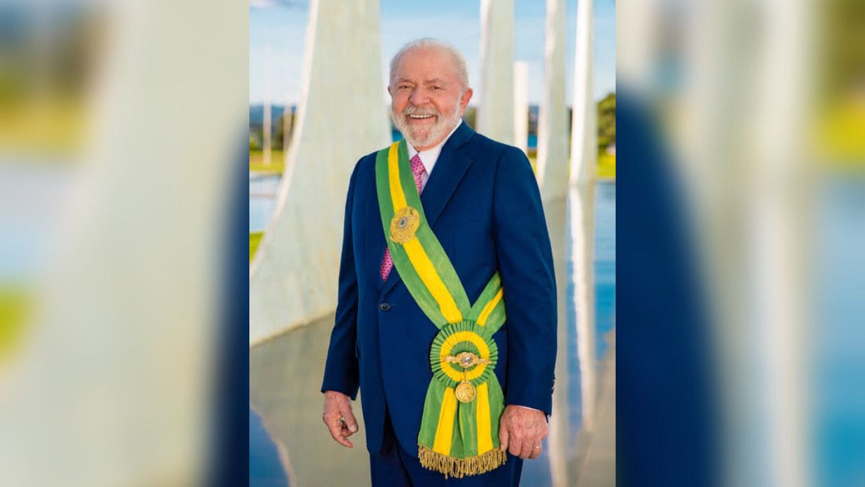 Lula divulga foto oficial como presidente da República