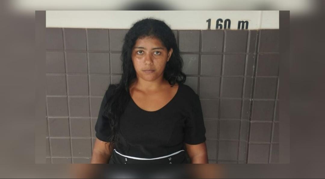 Mãe investigada por abusar sexualmente da filha de 2 anos é transferida para presídio