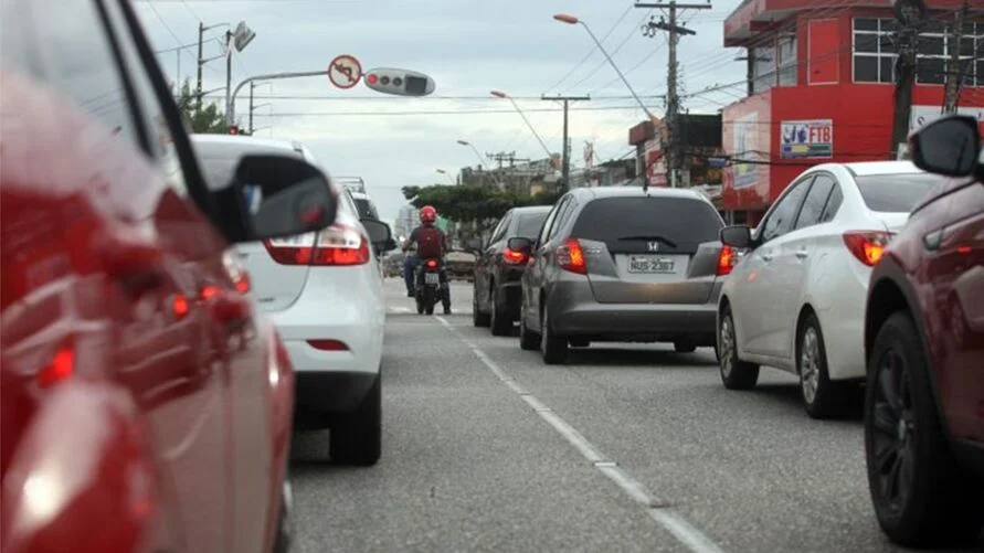 Proposta acaba com taxa de licenciamento anual de veículo