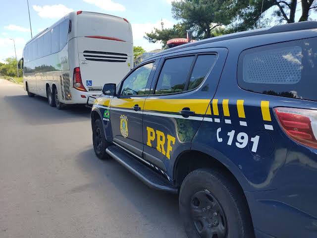 PRF resgata adolescente de 13 anos que fugia em ônibus do Pará para Goiás