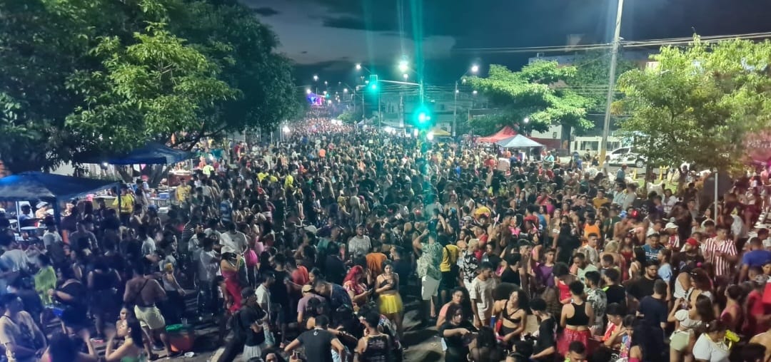 Vídeo: Bloco Gaiola das Loucas reúne multidão em Marabá