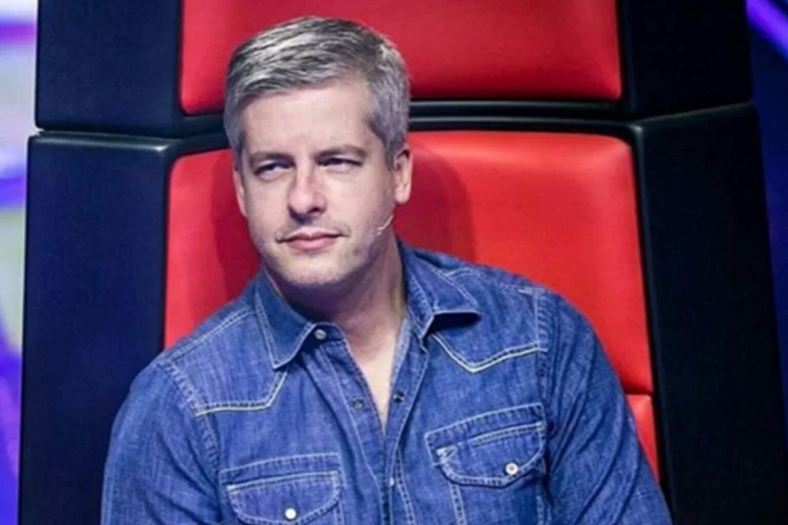 Victor, ex dupla de Leo, é condenado a pagar R$ 21 mil para ambulante