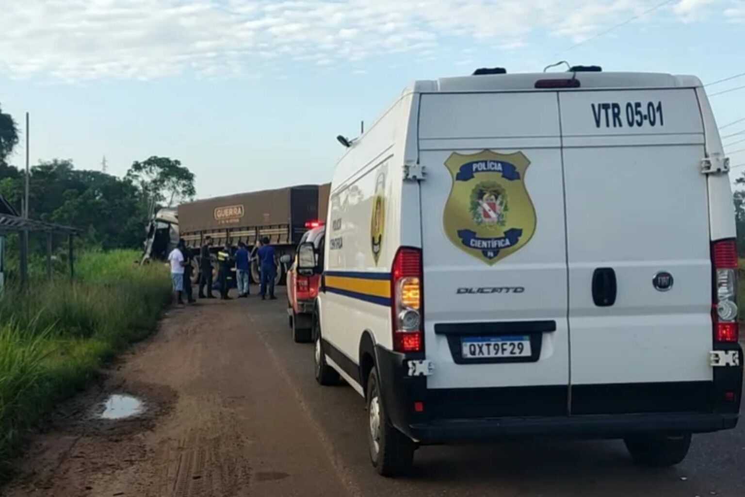 Colisão entre carretas deixa uma pessoa morta em Moju