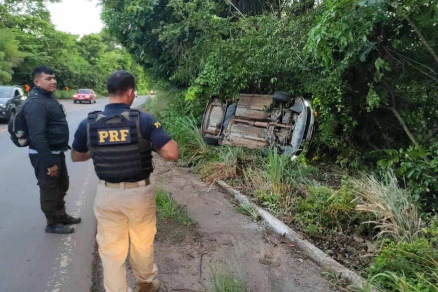 Motorista perde controle da direção e capota veículo no Pará