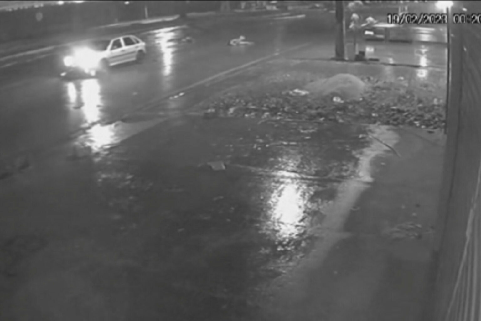 VÍDEO: Câmeras flagram colisão entre carro e moto em Itupiranga