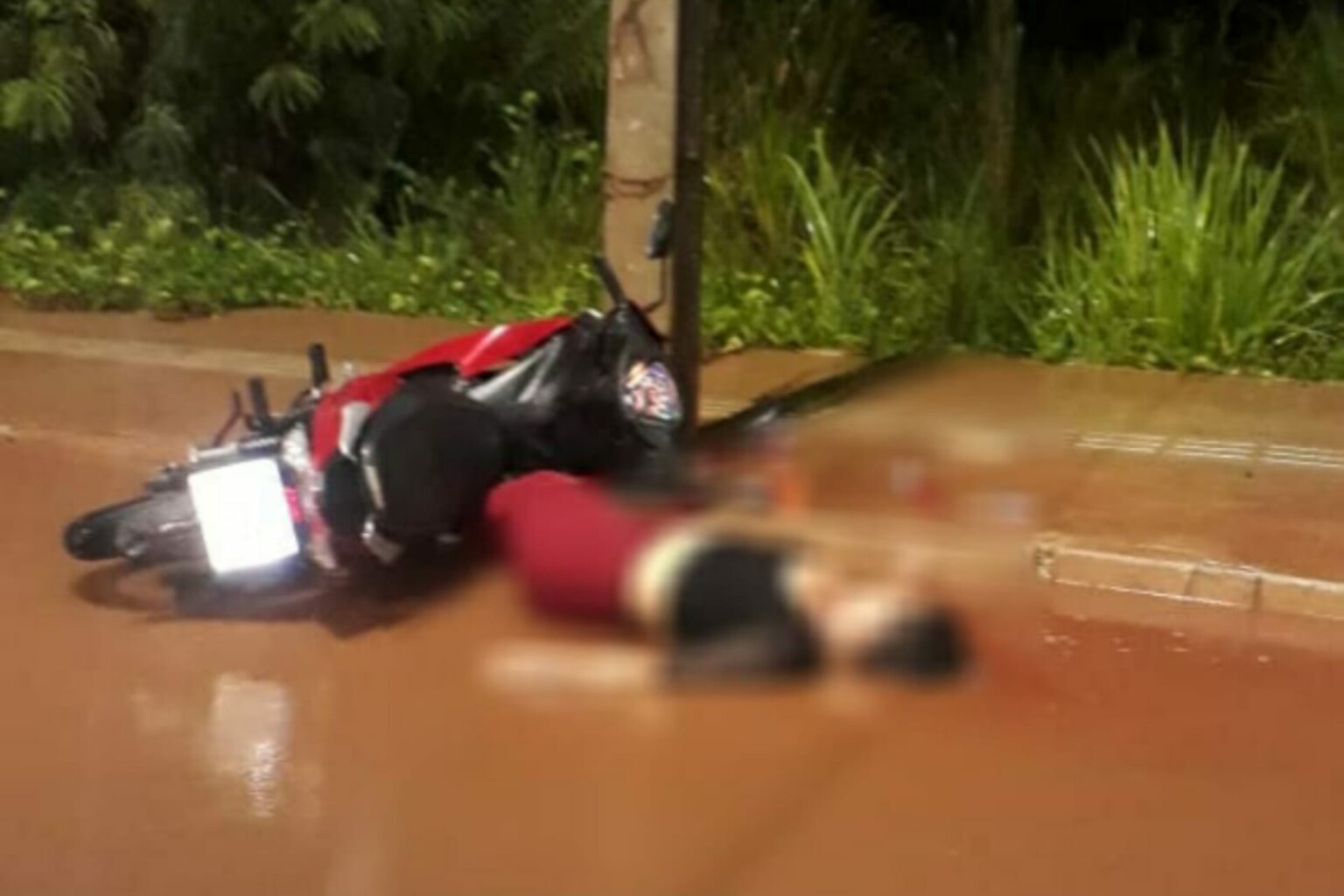 Mulher morre após colidir moto contra poste em Canaã dos Carajás