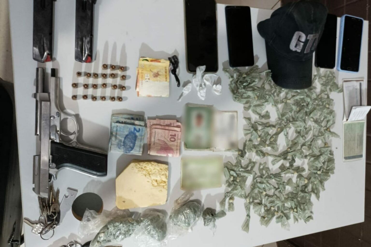 PM apreende arma de fogo e prende quatro suspeitos no Pará