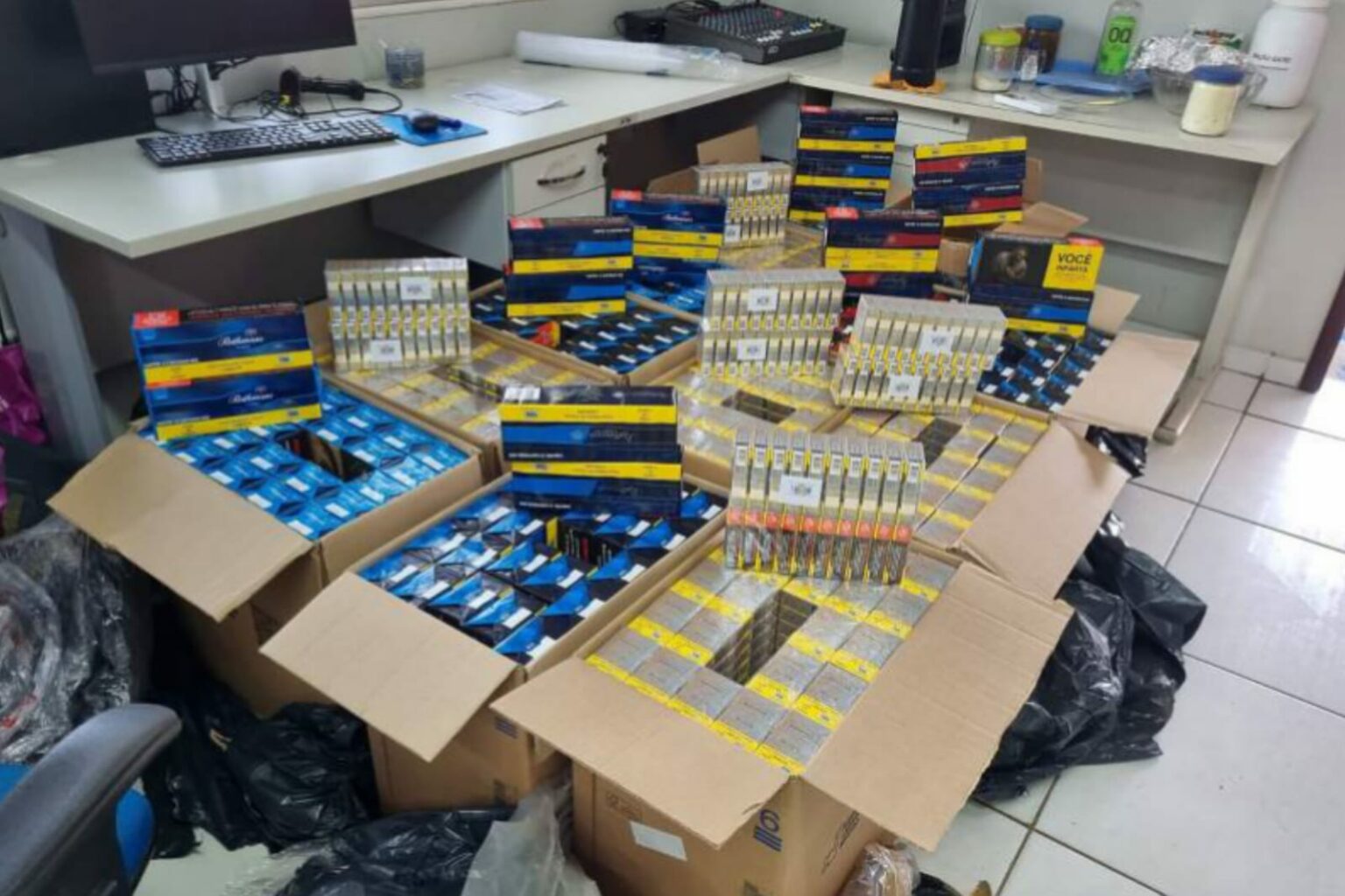 Sefa apreende 660 pacotes de cigarro durante fiscalização em Conceição do Araguaia