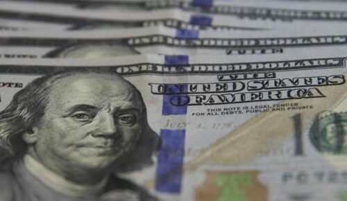Dólar sobe para R$ 5,20 com críticas de Lula ao Banco Central
