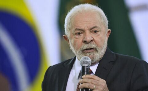 Deputados protocolam pedido de impeachment de Lula por 8 de janeiro
